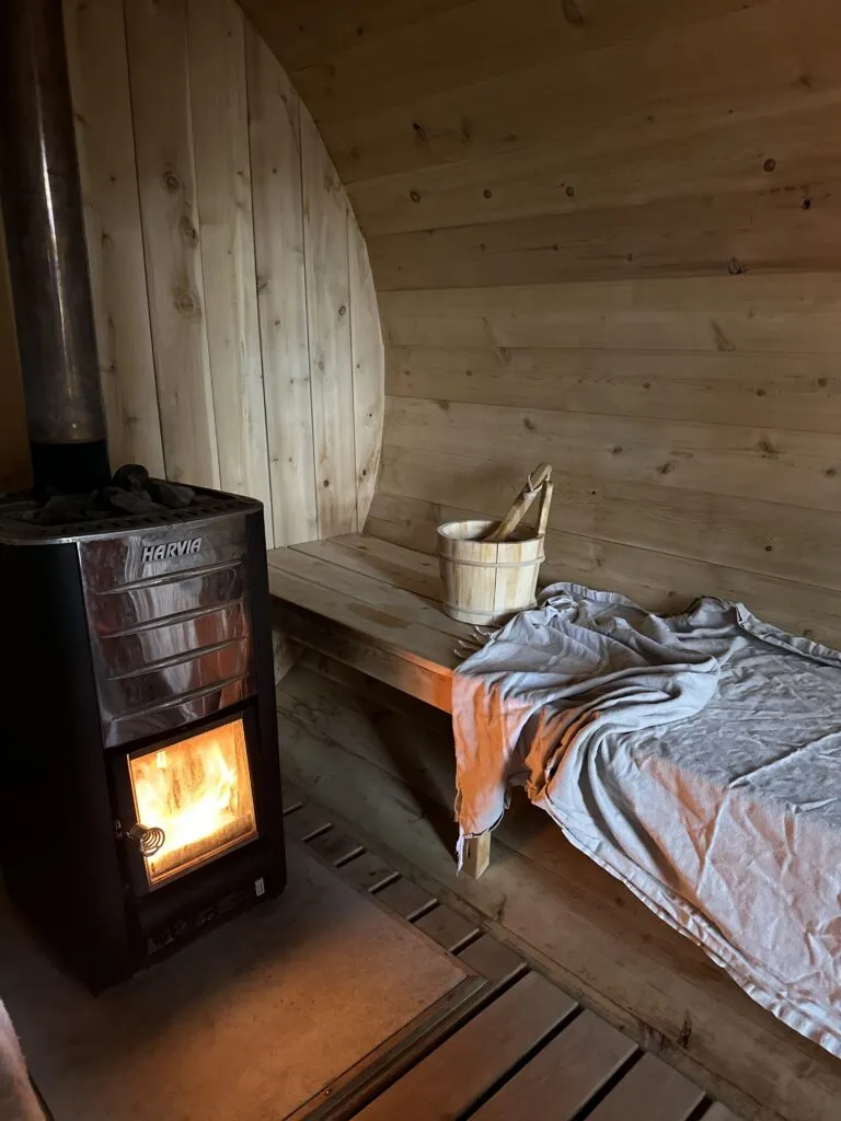 Tonneau sauna feu de bois